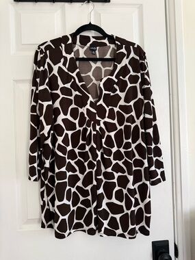 Rafaella Brown & Cream Giraffe-Print V-Neck Tunic - Like New - 3X